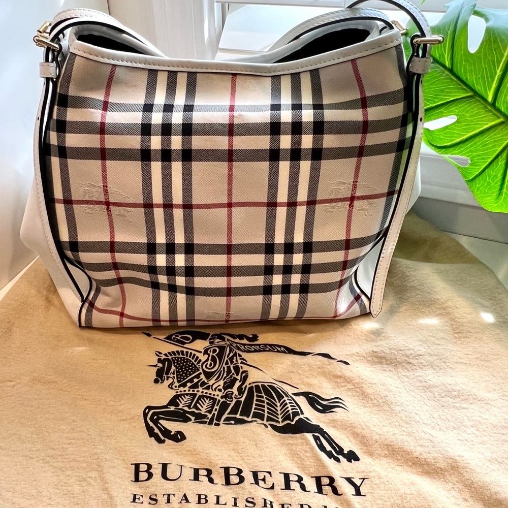 Authentic Burberry Canterbury White tote bag